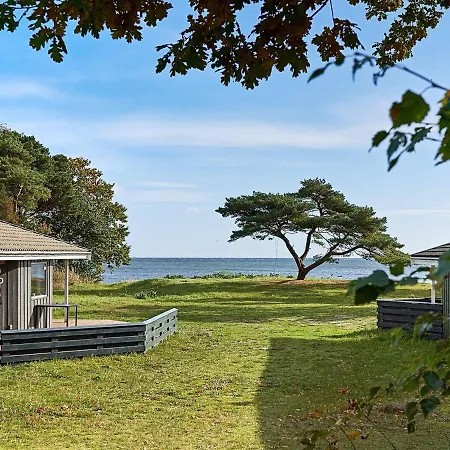 Four-bedroom Holiday In Nexo 12 Snogebæk